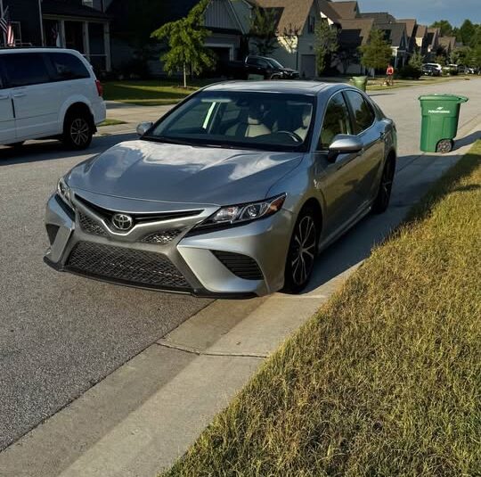 Toyota Camry SE 2020