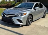 Toyota Camry SE 2020