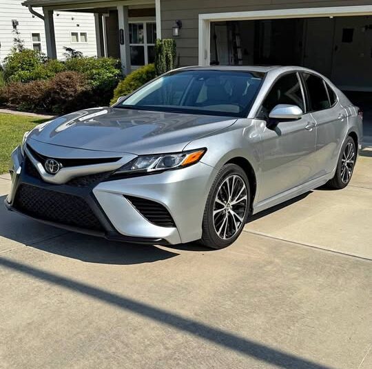 Toyota Camry SE 2020
