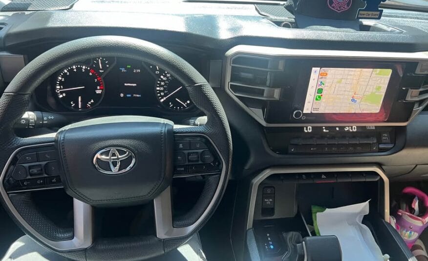 Toyota Tundra SR5 2024
