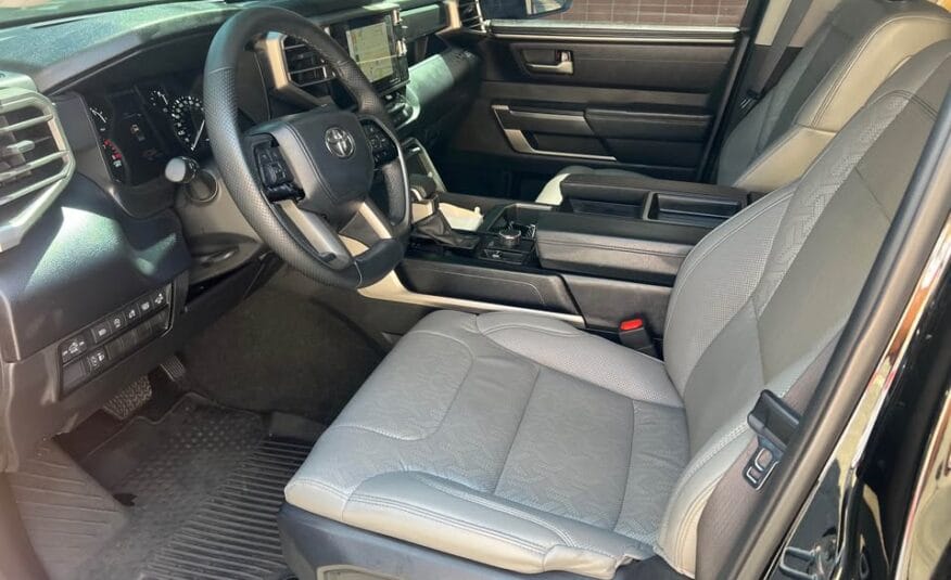 Toyota Tundra SR5 2024