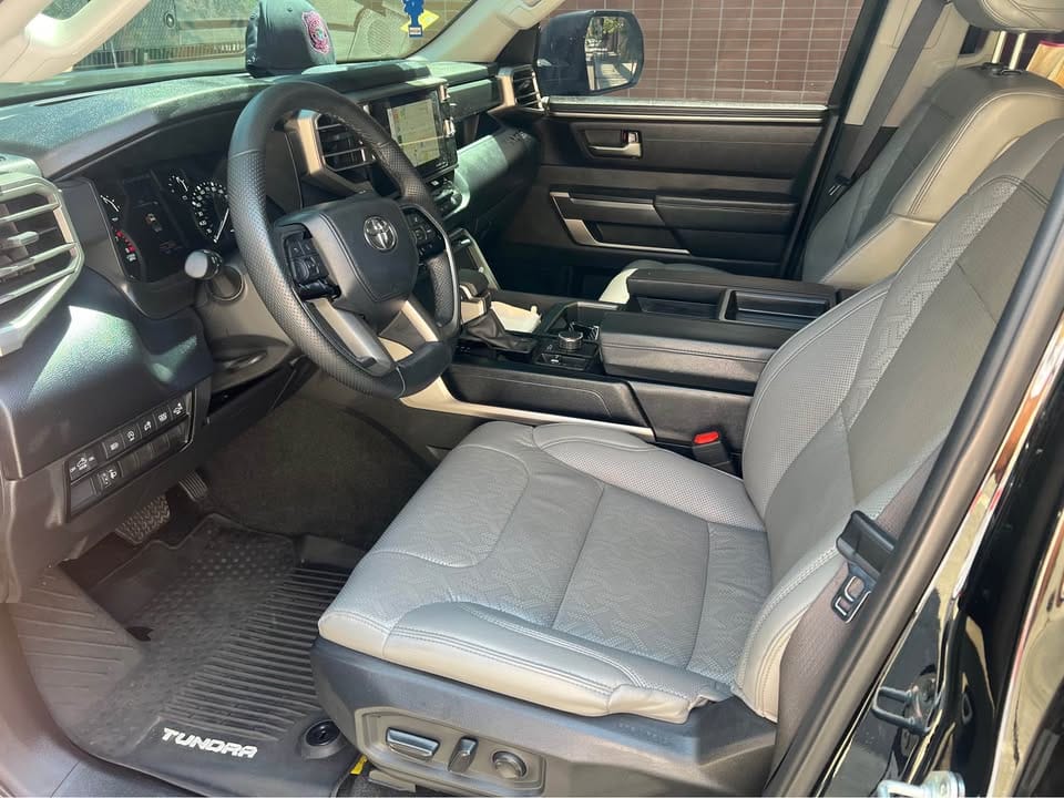 Toyota Tundra SR5 2024