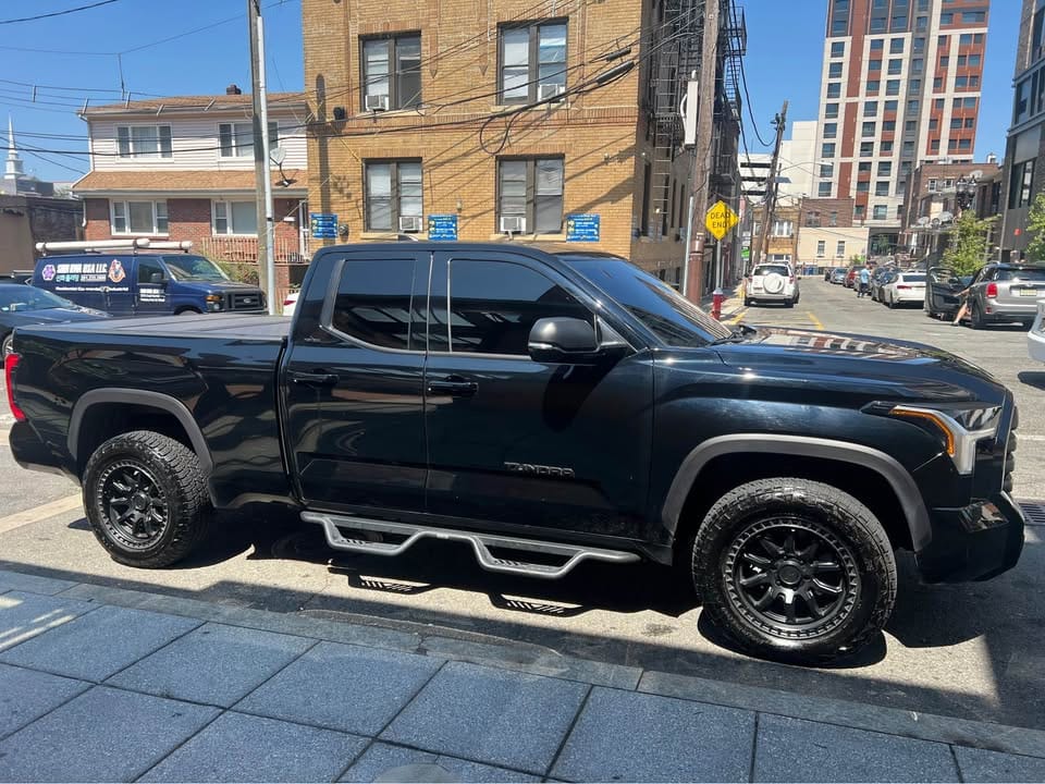 Toyota Tundra SR5 2024