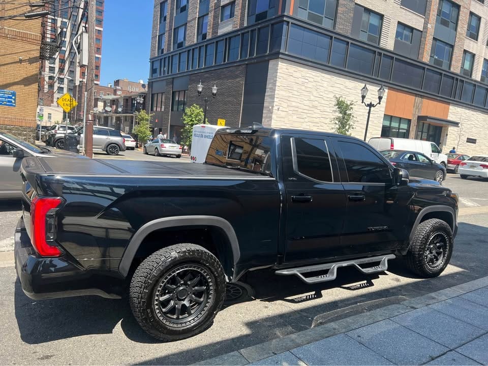 Toyota Tundra SR5 2024