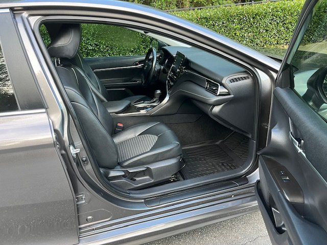 Toyota Camry SE 2021