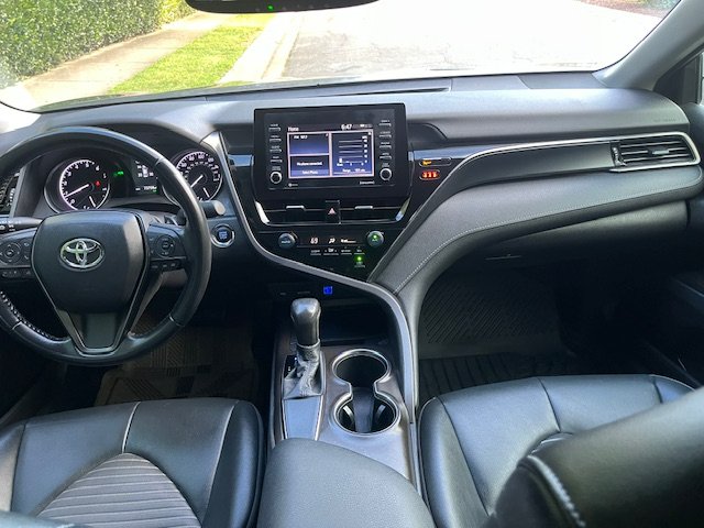 Toyota Camry SE 2021