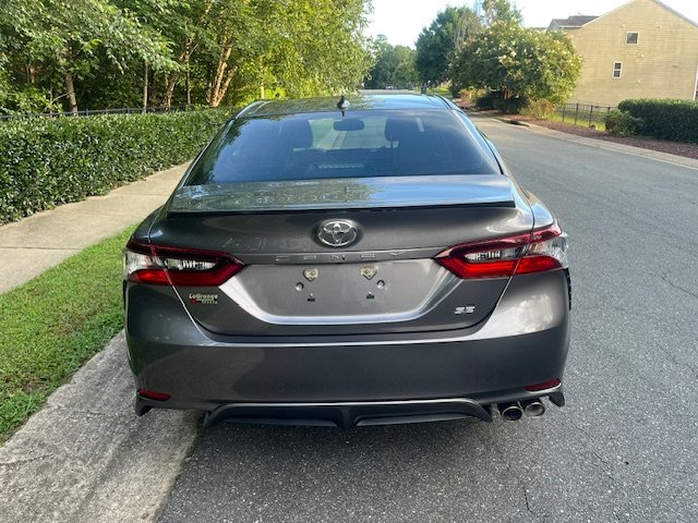 Toyota Camry SE 2021