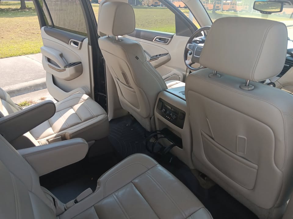 GMC Yukon Denali XL 2015 – $ 8000 / Urgent Sale