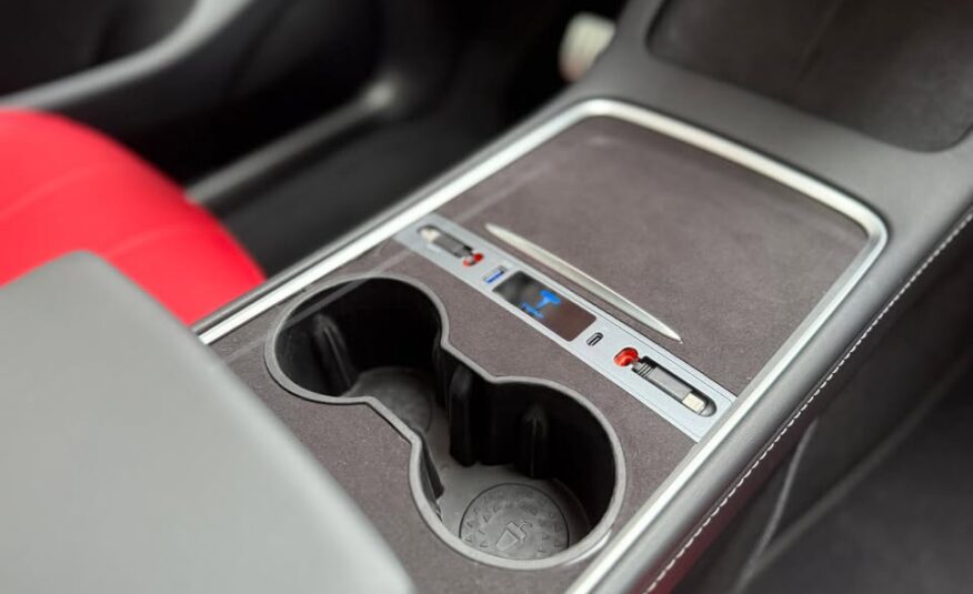 Tesla performance Y 2024