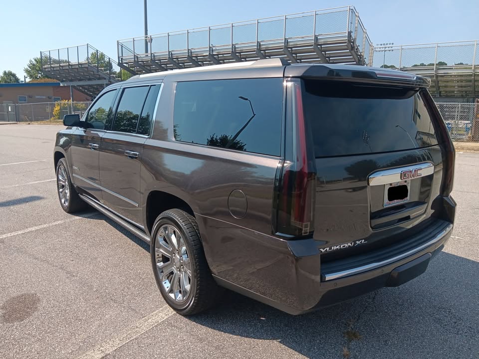 GMC Yukon Denali XL 2015 – $ 8000 / Urgent Sale