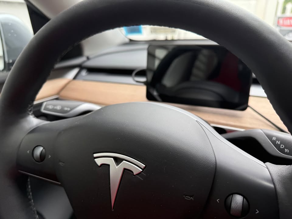 Tesla performance Y 2024