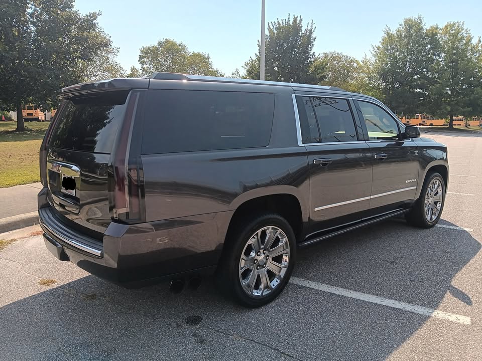 GMC Yukon Denali XL 2015 – $ 8000 / Urgent Sale