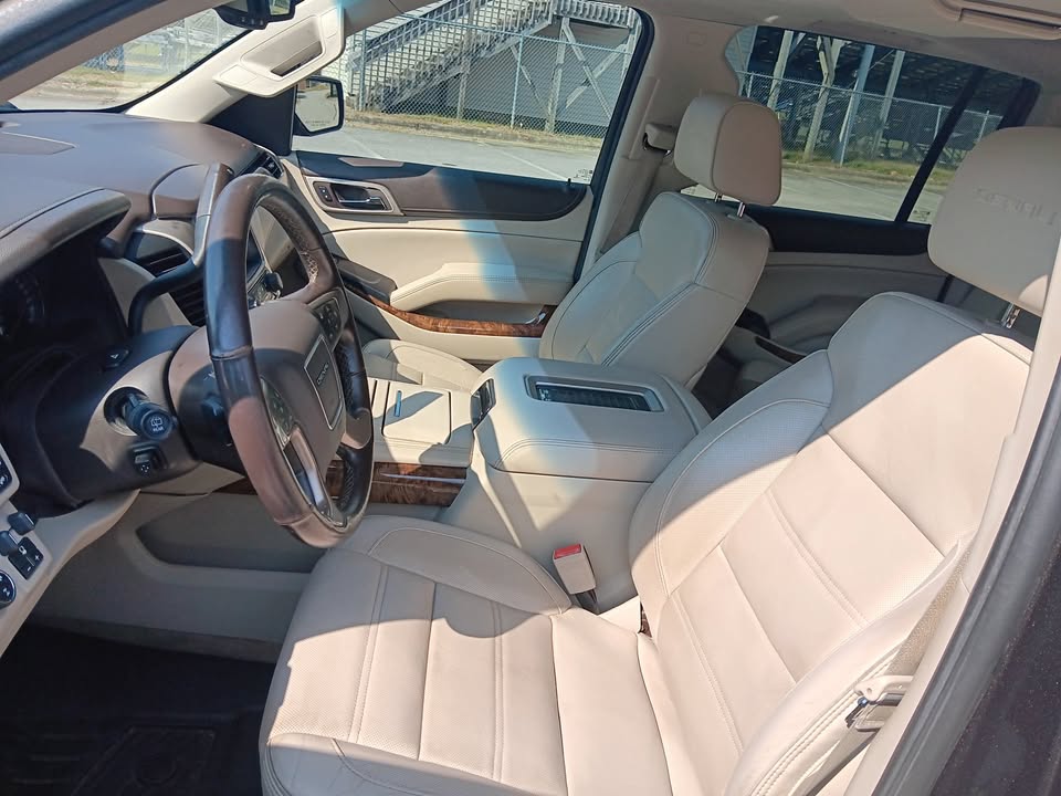 GMC Yukon Denali XL 2015 – $ 8000 / Urgent Sale