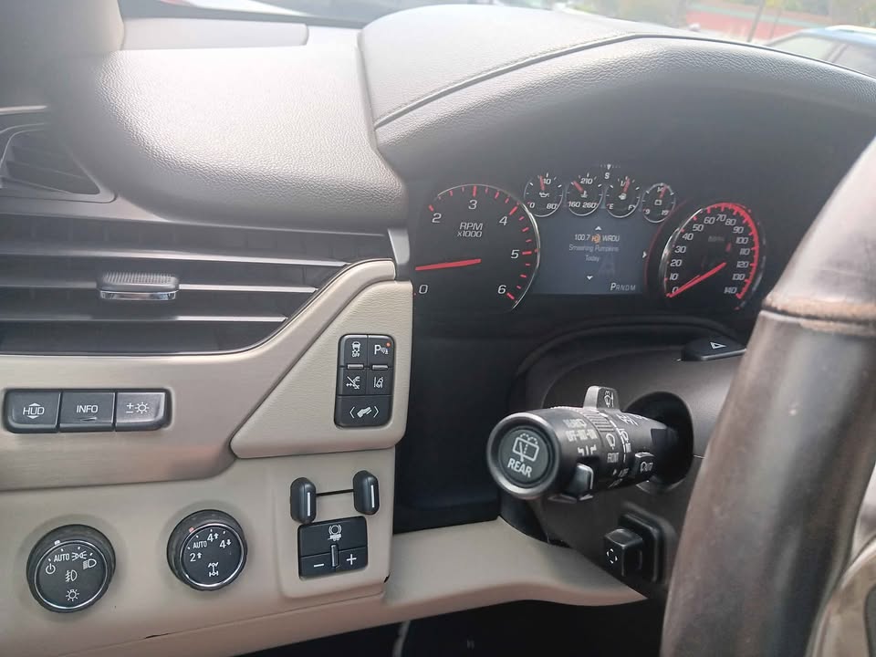 GMC Yukon Denali XL 2015 – $ 8000 / Urgent Sale