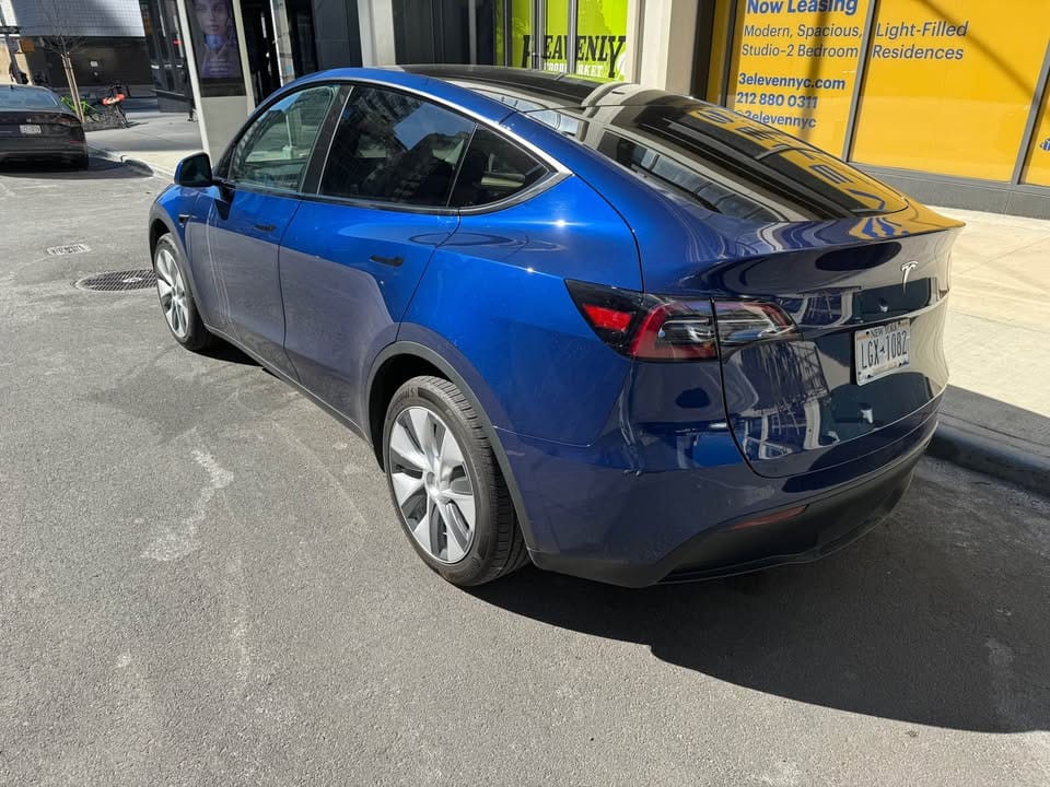 Tesla model Y 2023