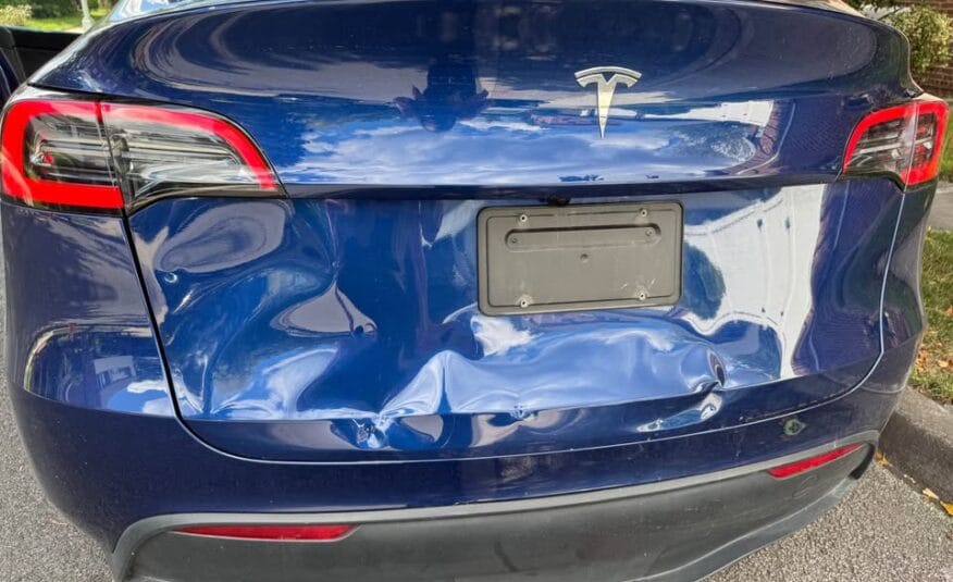 Tesla model Y 2023