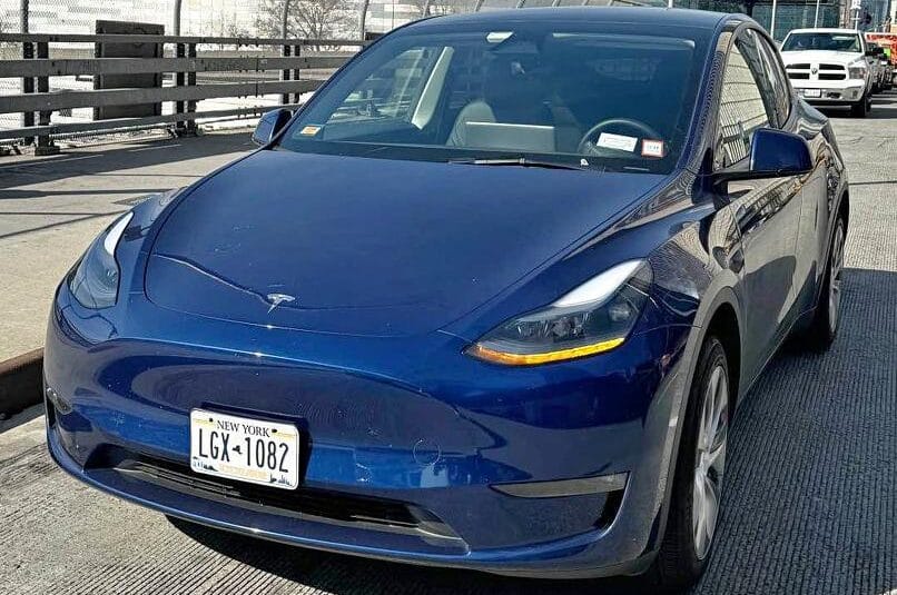 Tesla model Y 2023