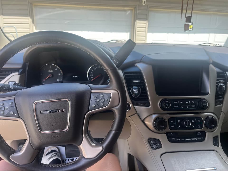GMC YUKON DENALI 2019