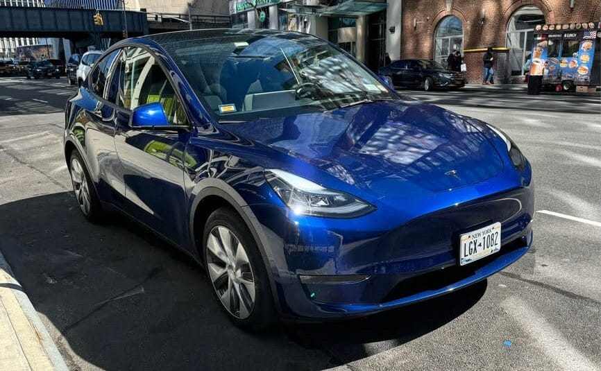 Tesla model Y 2023