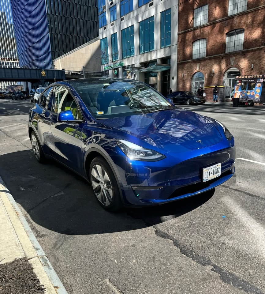 Tesla model Y 2023
