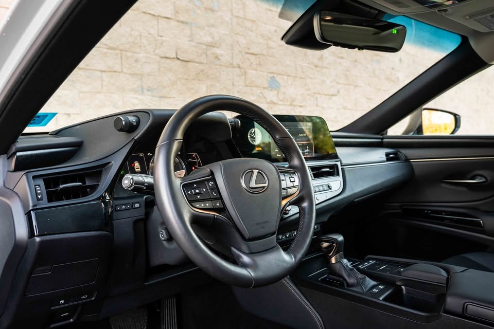 2022 Lexus ES 300h
