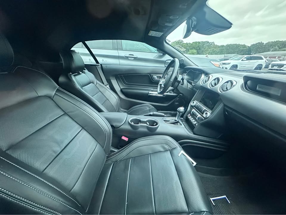 2022 Ford Mustang GT Convertible 2D