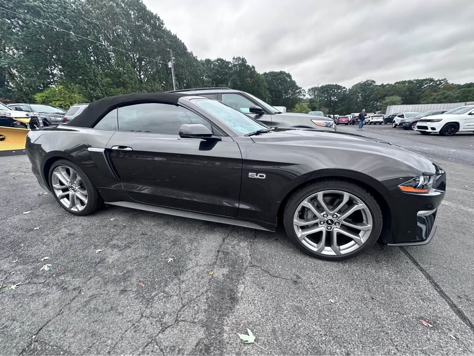 2022 Ford Mustang GT Convertible 2D