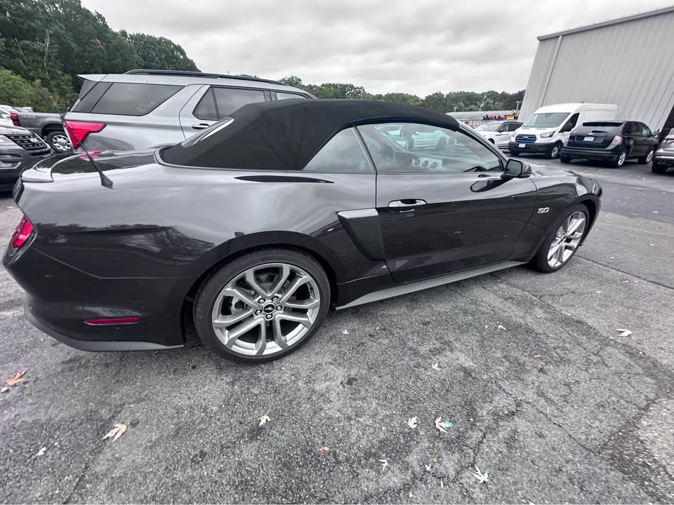 2022 Ford Mustang GT Convertible 2D
