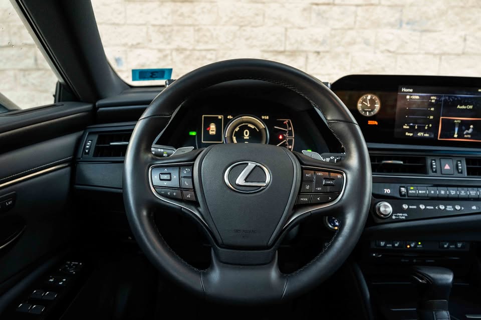 2022 Lexus ES 300h
