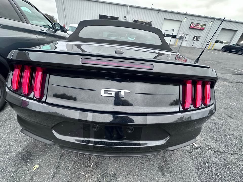 2022 Ford Mustang GT Convertible 2D