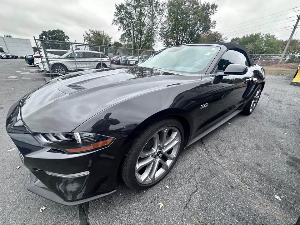 2022 Ford Mustang GT Convertible 2D